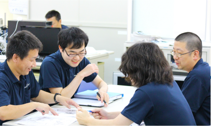 社内ミーティングの様子